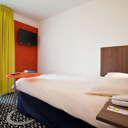Hotel ibis Styles Paris République Habitación foto