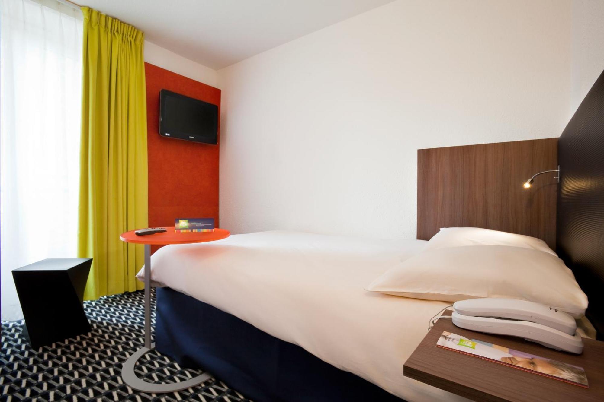 Hotel ibis Styles Paris République Habitación foto