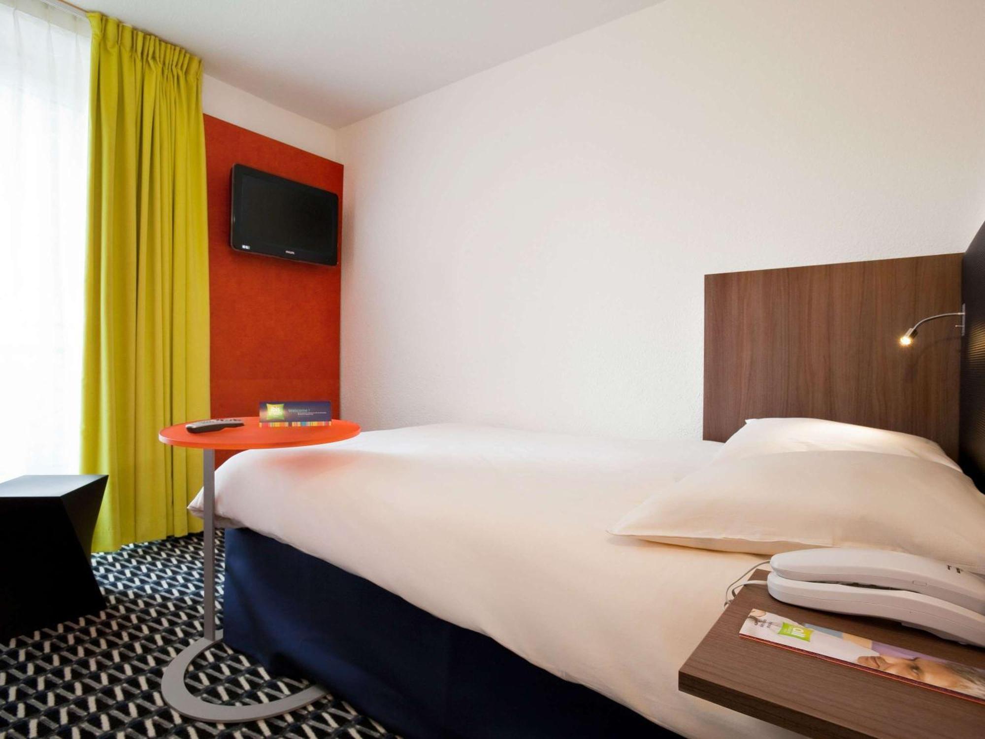 Hotel ibis Styles Paris République Exterior foto